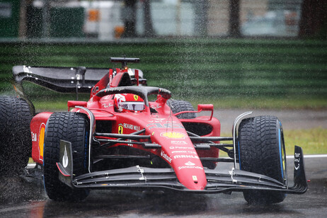 Ferrari sbarca a Imola con novità, i tifosi sperano