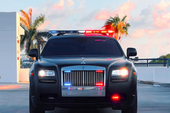 A Miami Beach la polizia arriva con una Rolls-Royce Ghost